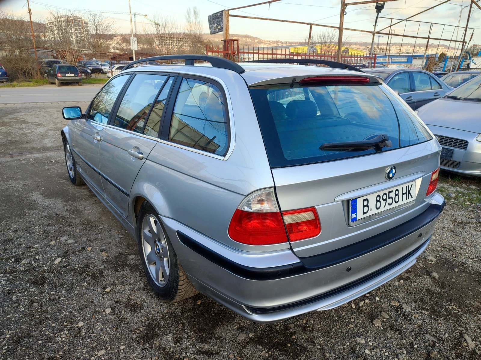BMW 320 2.0i АВТОМАТИК/КОЖА/АВТОПИЛОТ - изображение 4