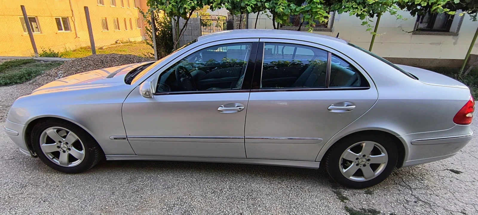 Mercedes-Benz E 320 V6 - 7G tronic - изображение 6