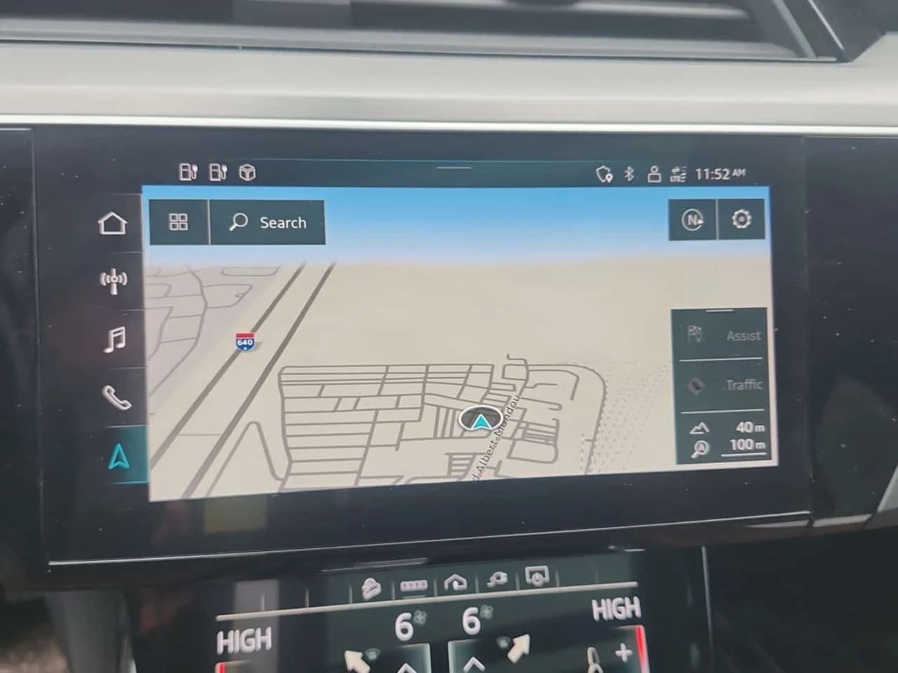 Audi E-Tron * PROGRESSIV * 2 КЛЮЧА * ПОДГРЕВИ * PANO, снимка 11 - Автомобили и джипове - 53729221