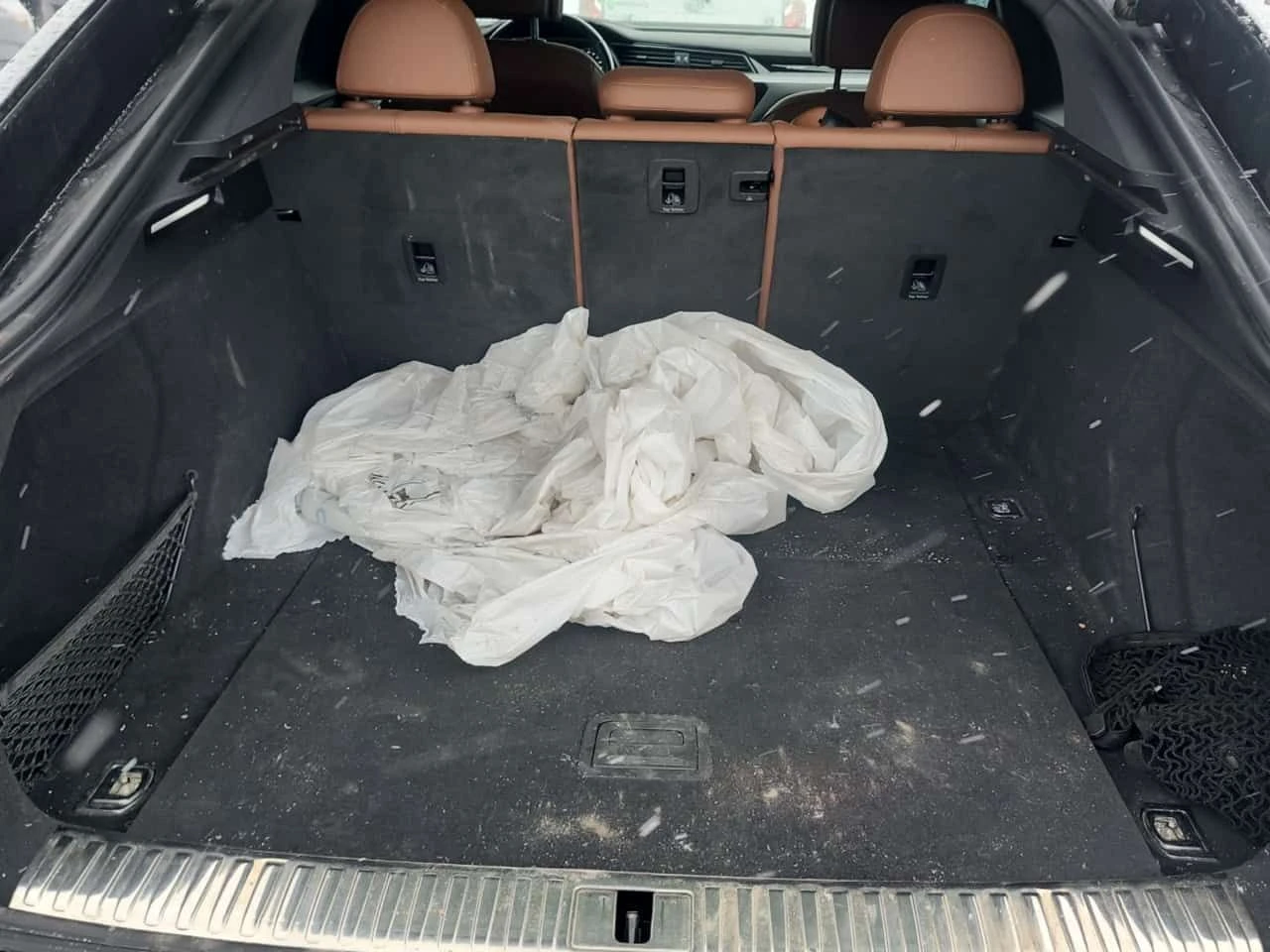 Audi E-Tron * PROGRESSIV * 2 КЛЮЧА * ПОДГРЕВИ * PANO, снимка 14 - Автомобили и джипове - 53729221