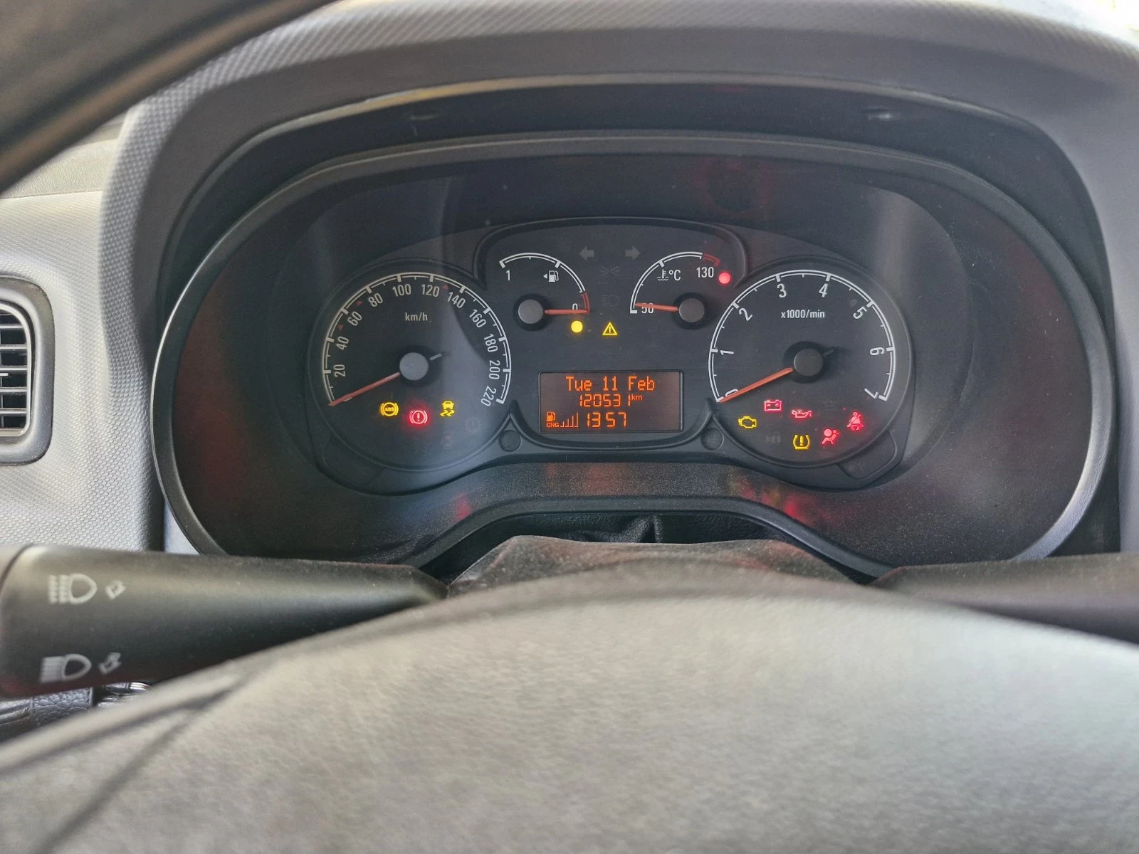 Opel Combo 1.4 CNG, снимка 8 - Автомобили и джипове - 53904345