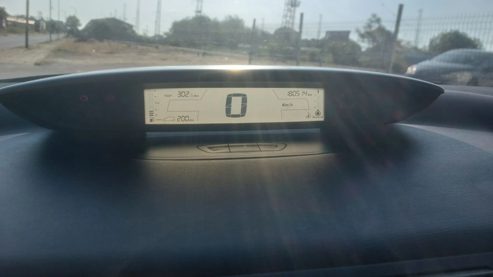 Citroen C4 1.4i, снимка 9 - Автомобили и джипове - 54251075