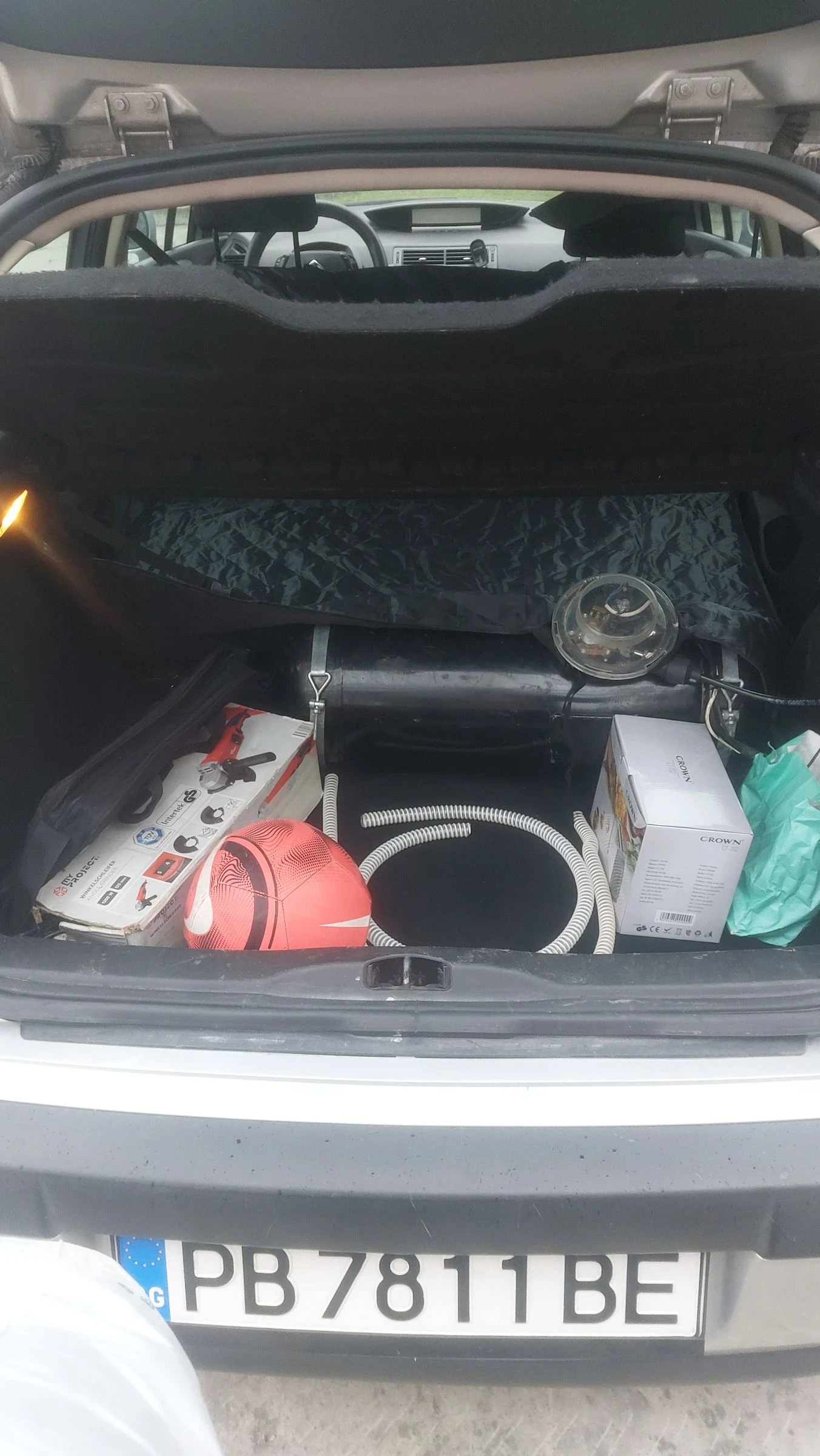 Citroen C4 1.4i, снимка 7 - Автомобили и джипове - 54251075