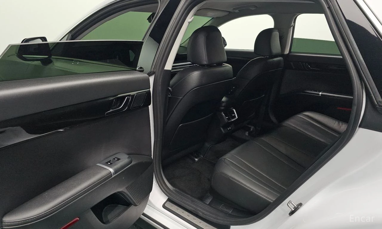 Hyundai Grandeur 3.5 LPG Premium* DISTRONIC* ПОДГРЕВ* ОБУДХВАНЕ* , снимка 15 - Автомобили и джипове - 54873093
