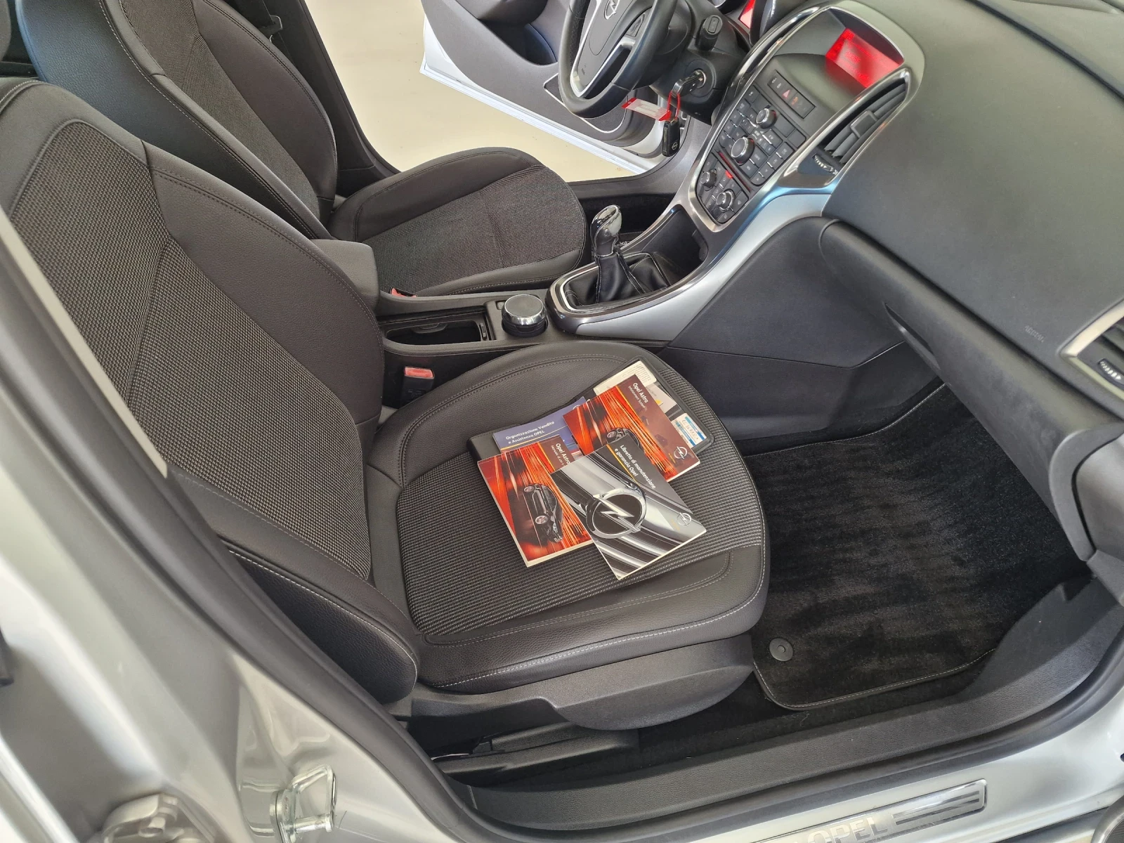 Opel Astra 1.7 110kc COSMO TOP, снимка 9 - Автомобили и джипове - 54959265