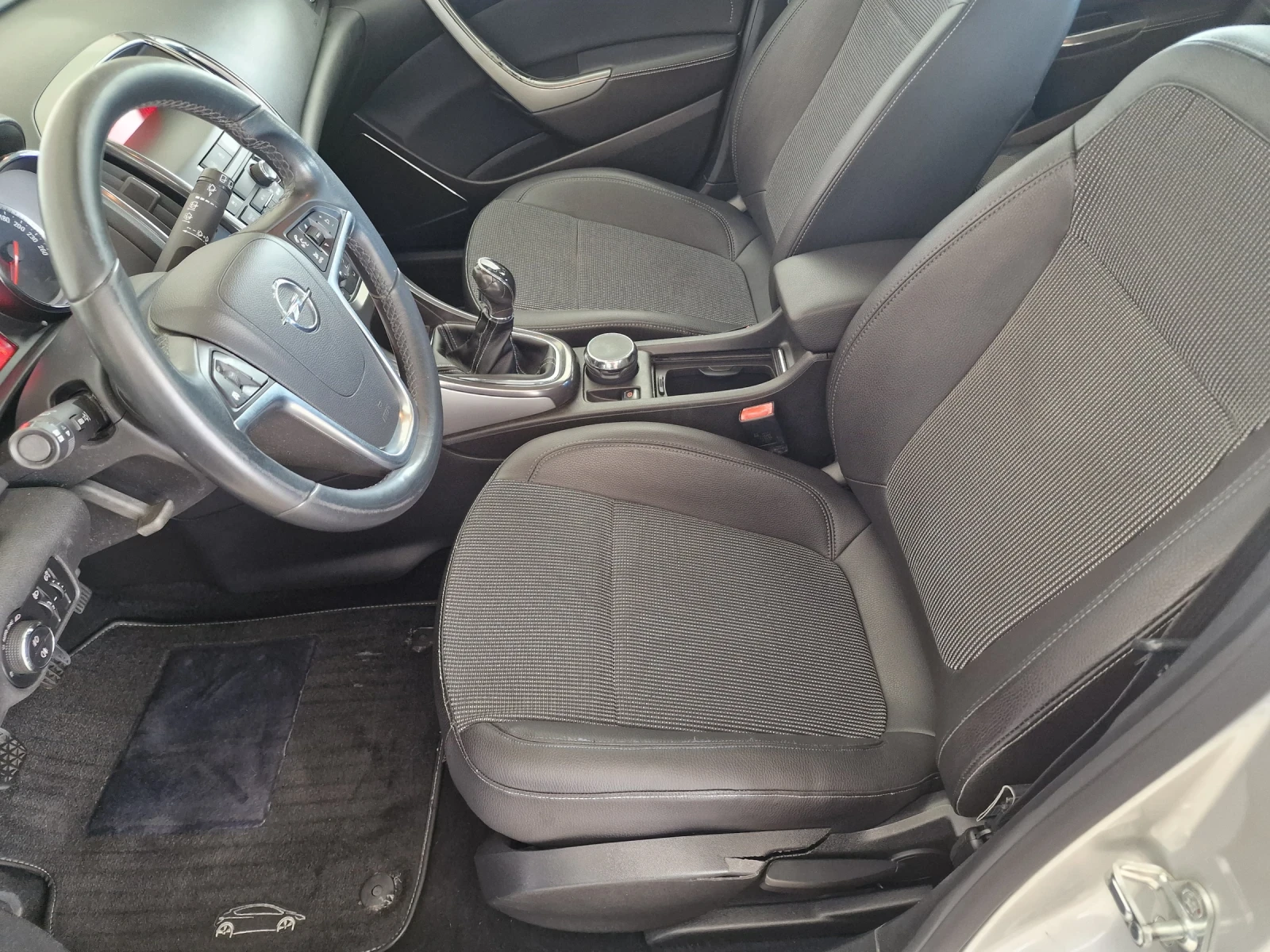Opel Astra 1.7 110kc COSMO TOP, снимка 10 - Автомобили и джипове - 54959265
