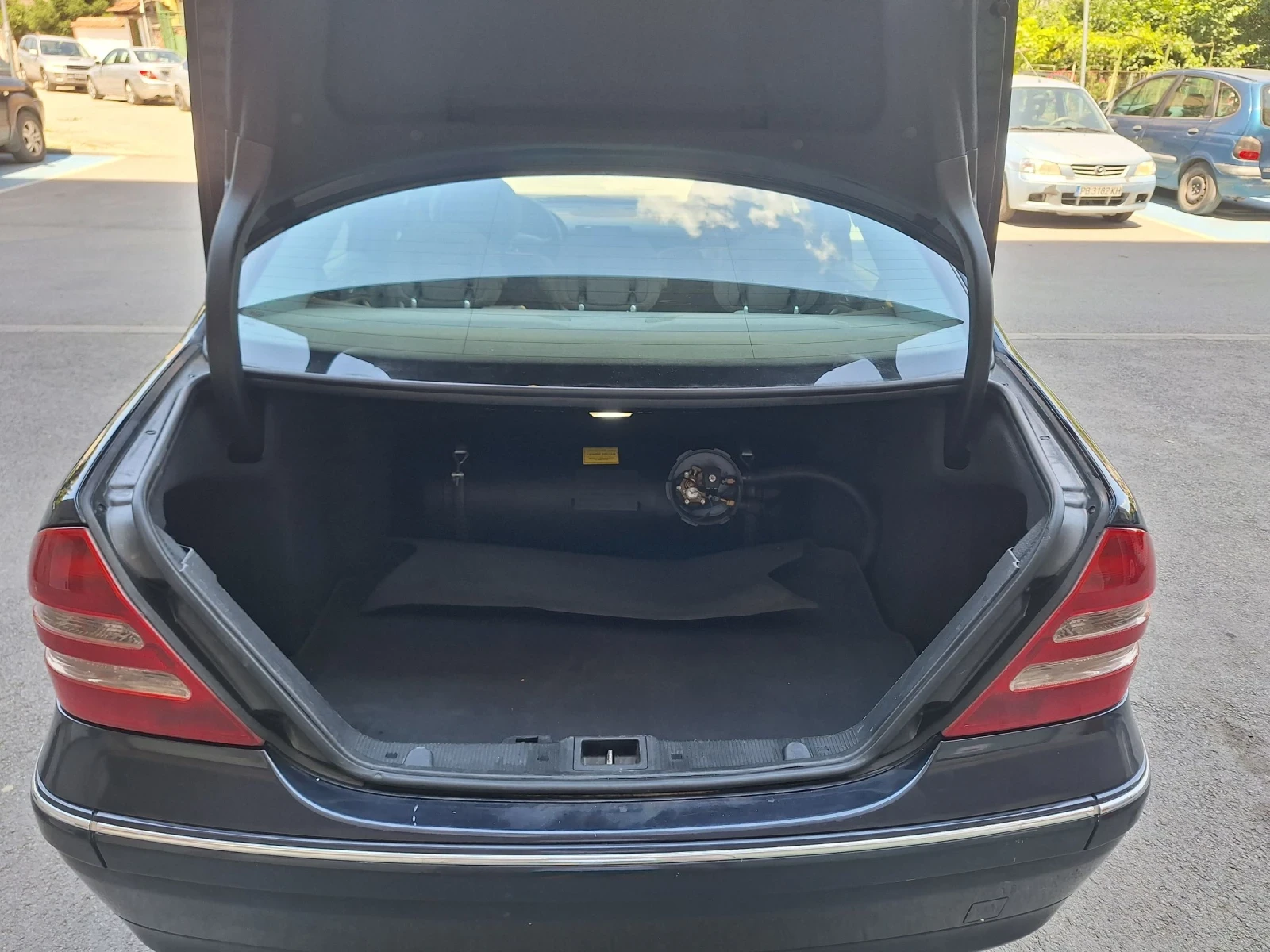 Mercedes-Benz C 180 1.8 бензин газ, снимка 15 - Автомобили и джипове - 55049256
