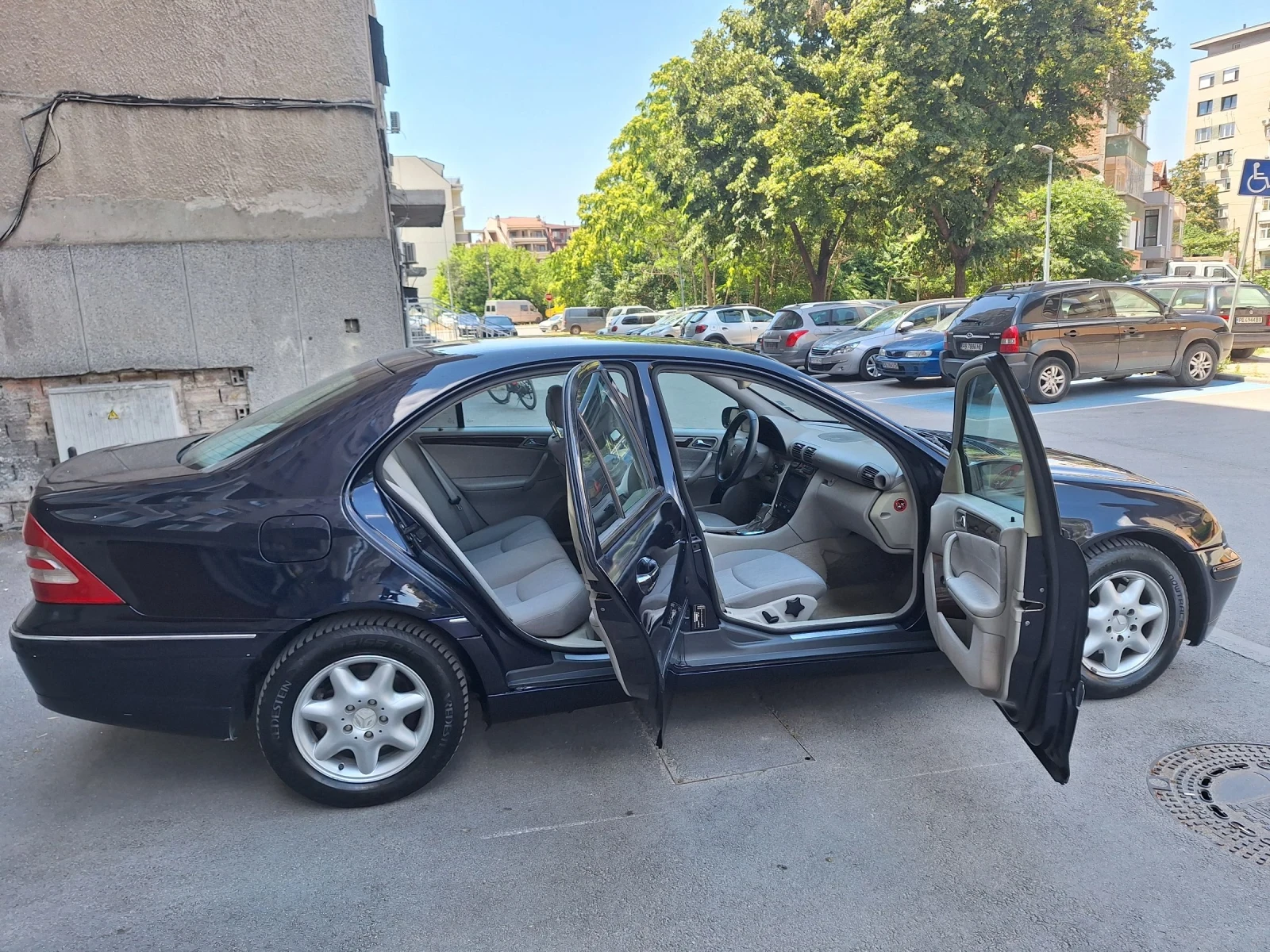 Mercedes-Benz C 180 1.8 бензин газ, снимка 4 - Автомобили и джипове - 55049256