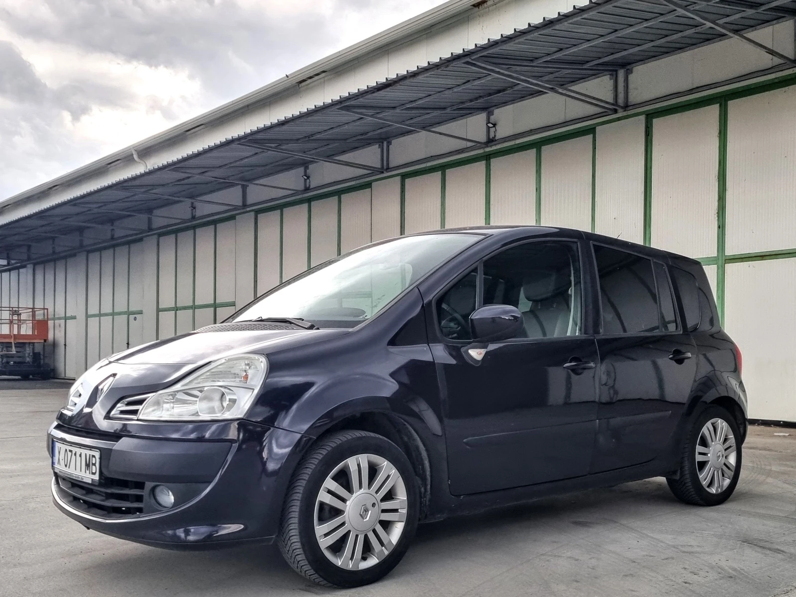 Renault Modus 1.2 16v 75 к.с. ПАРКТРОНИК * КЛИМАТРОНИК* ТЕМПОМАТ, снимка 9 - Автомобили и джипове - 55222787