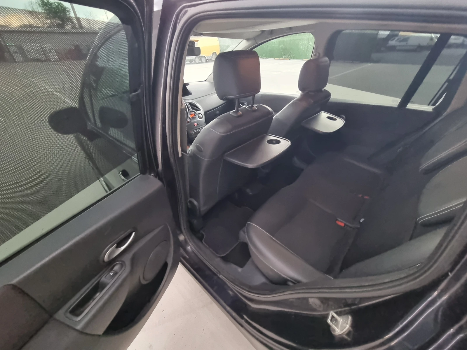 Renault Modus 1.2 16v 75 к.с. ПАРКТРОНИК * КЛИМАТРОНИК* ТЕМПОМАТ, снимка 13 - Автомобили и джипове - 55222787