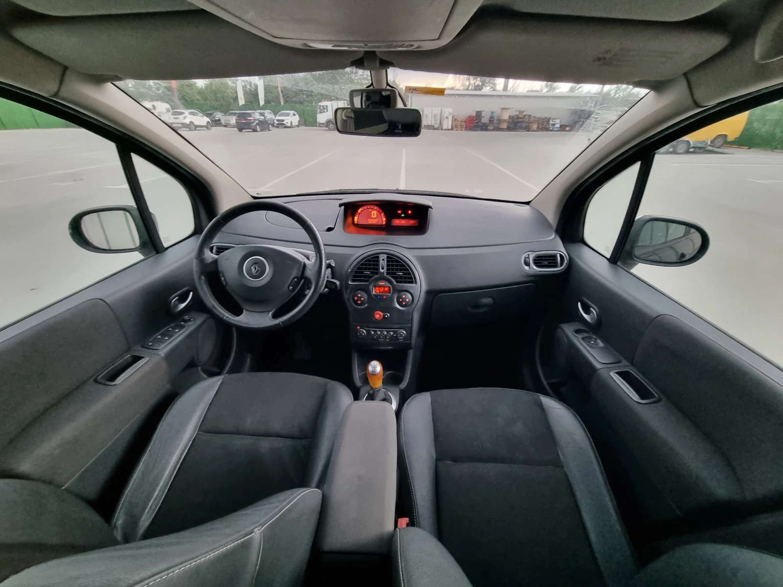 Renault Modus 1.2 16v 75 к.с. ПАРКТРОНИК * КЛИМАТРОНИК* ТЕМПОМАТ, снимка 14 - Автомобили и джипове - 55222787