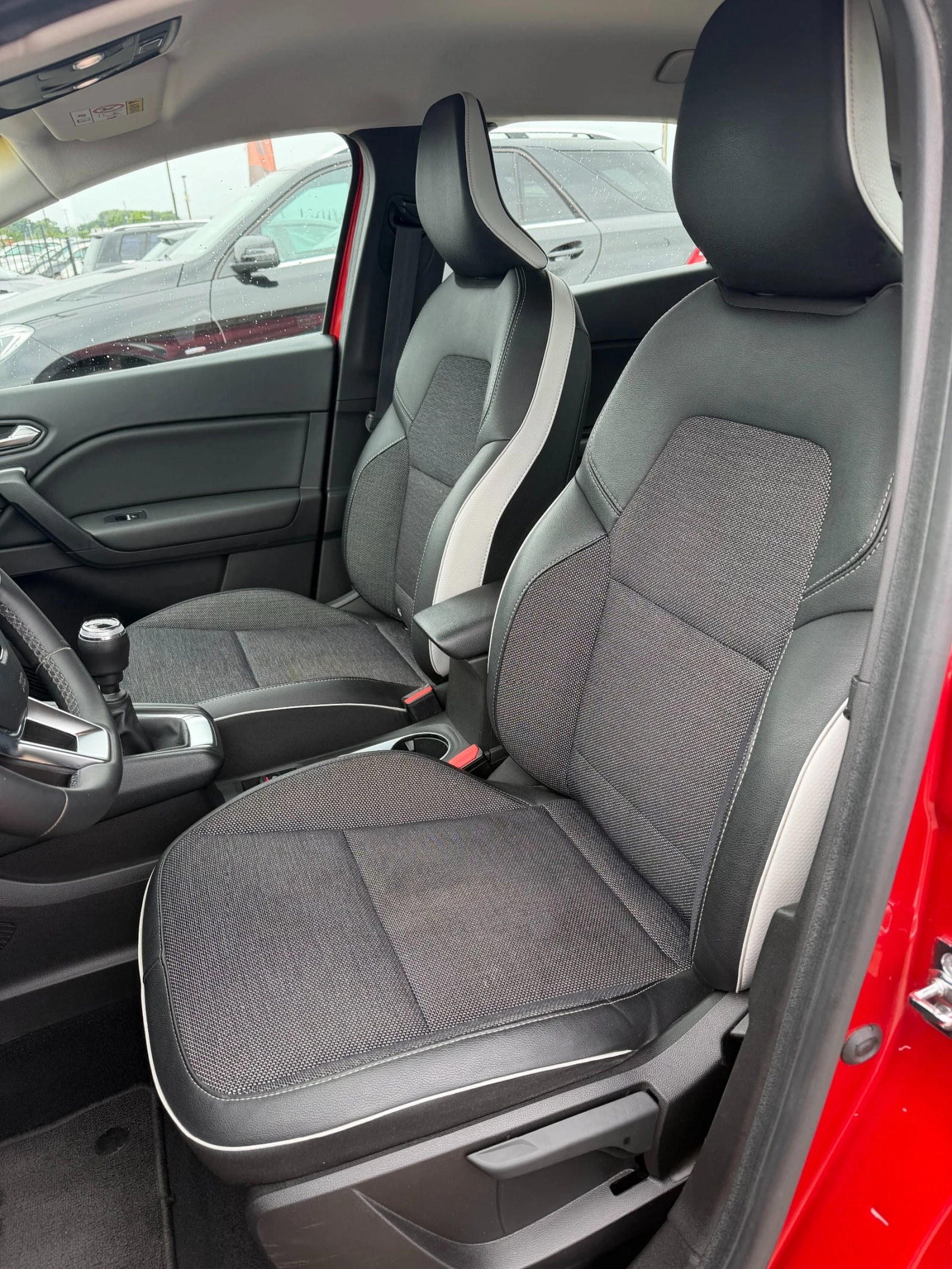Renault Captur 1.5DCI NAVI/KAMERA/KOJA EURO 6, снимка 12 - Автомобили и джипове - 55431150