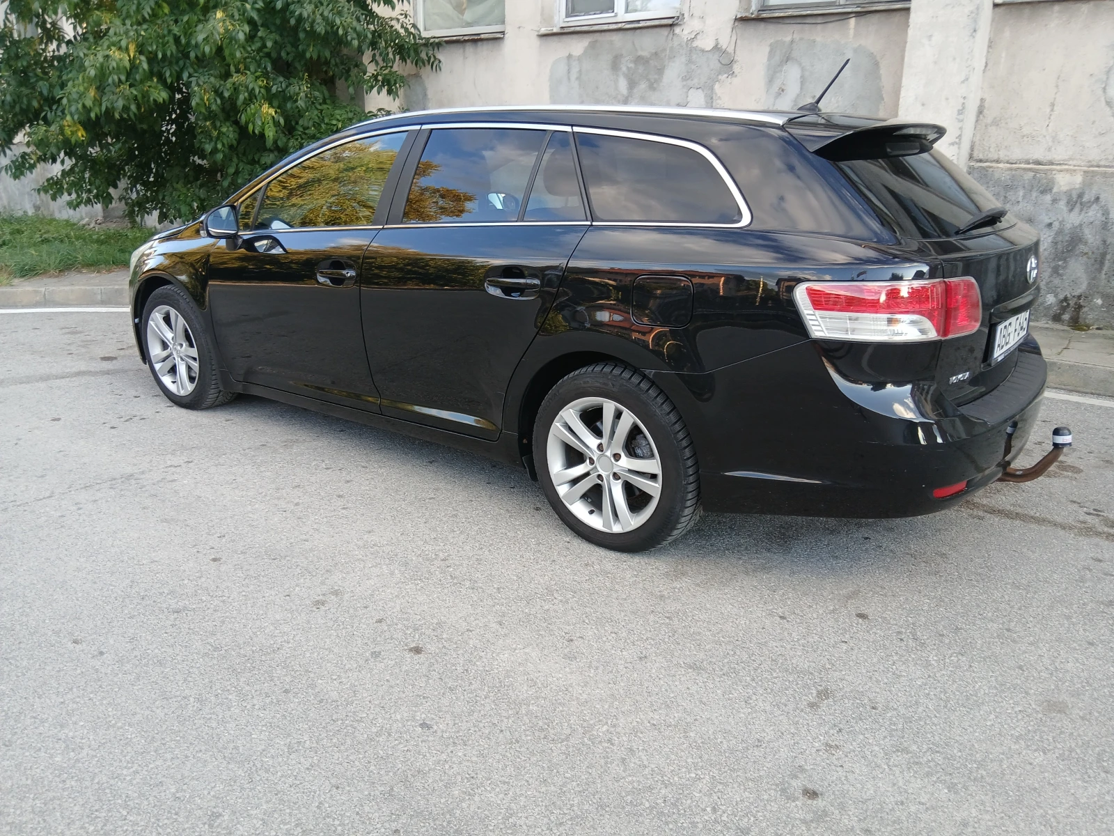 Toyota Avensis 2.2 D4D, снимка 6 - Автомобили и джипове - 56200881