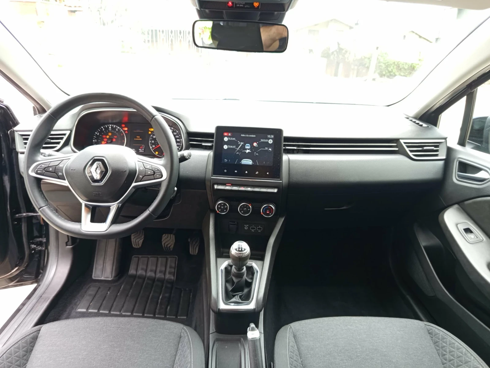 Renault Clio 1.0 бенз., снимка 10 - Автомобили и джипове - 56241361