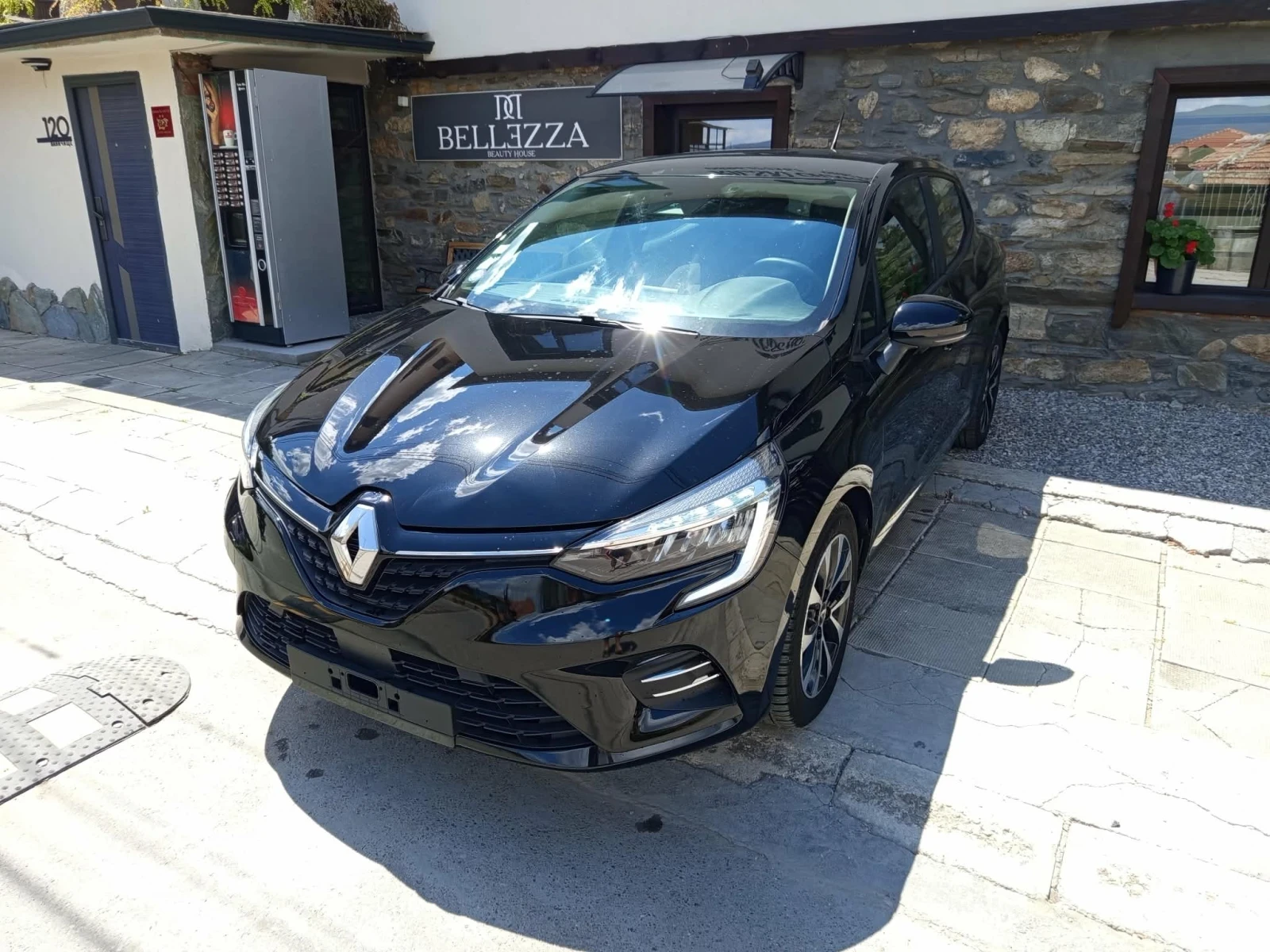 Renault Clio 1.0 бенз., снимка 3 - Автомобили и джипове - 56241361