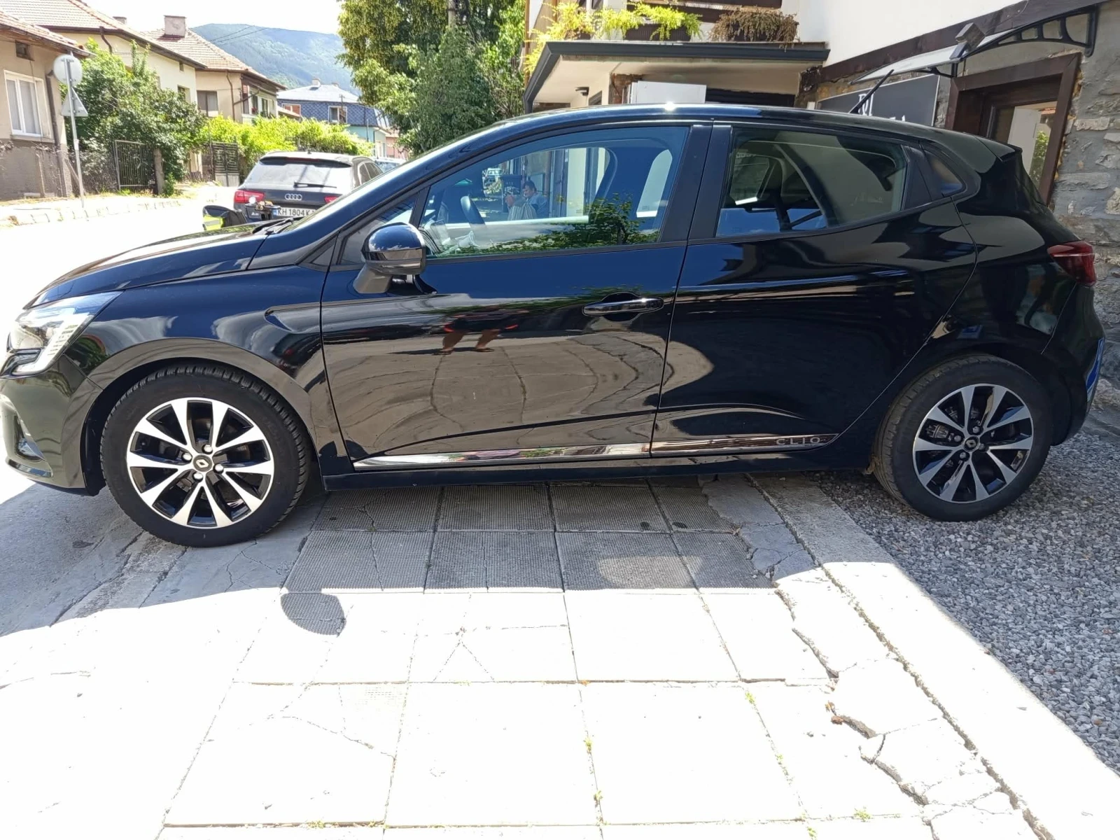 Renault Clio 1.0 бенз., снимка 5 - Автомобили и джипове - 56241361