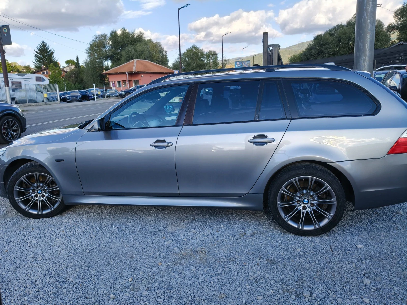 BMW 525 3.0Xi M-paket, снимка 7 - Автомобили и джипове - 56331676