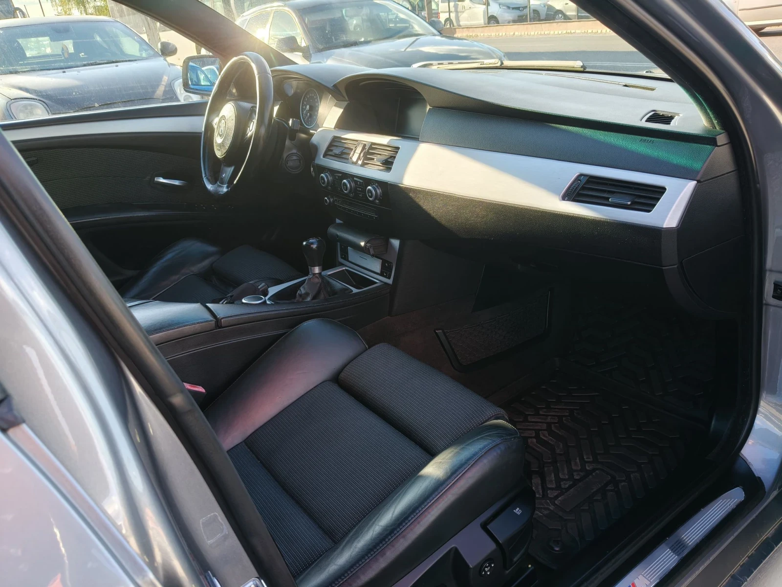 BMW 525 3.0Xi M-paket, снимка 13 - Автомобили и джипове - 56331676