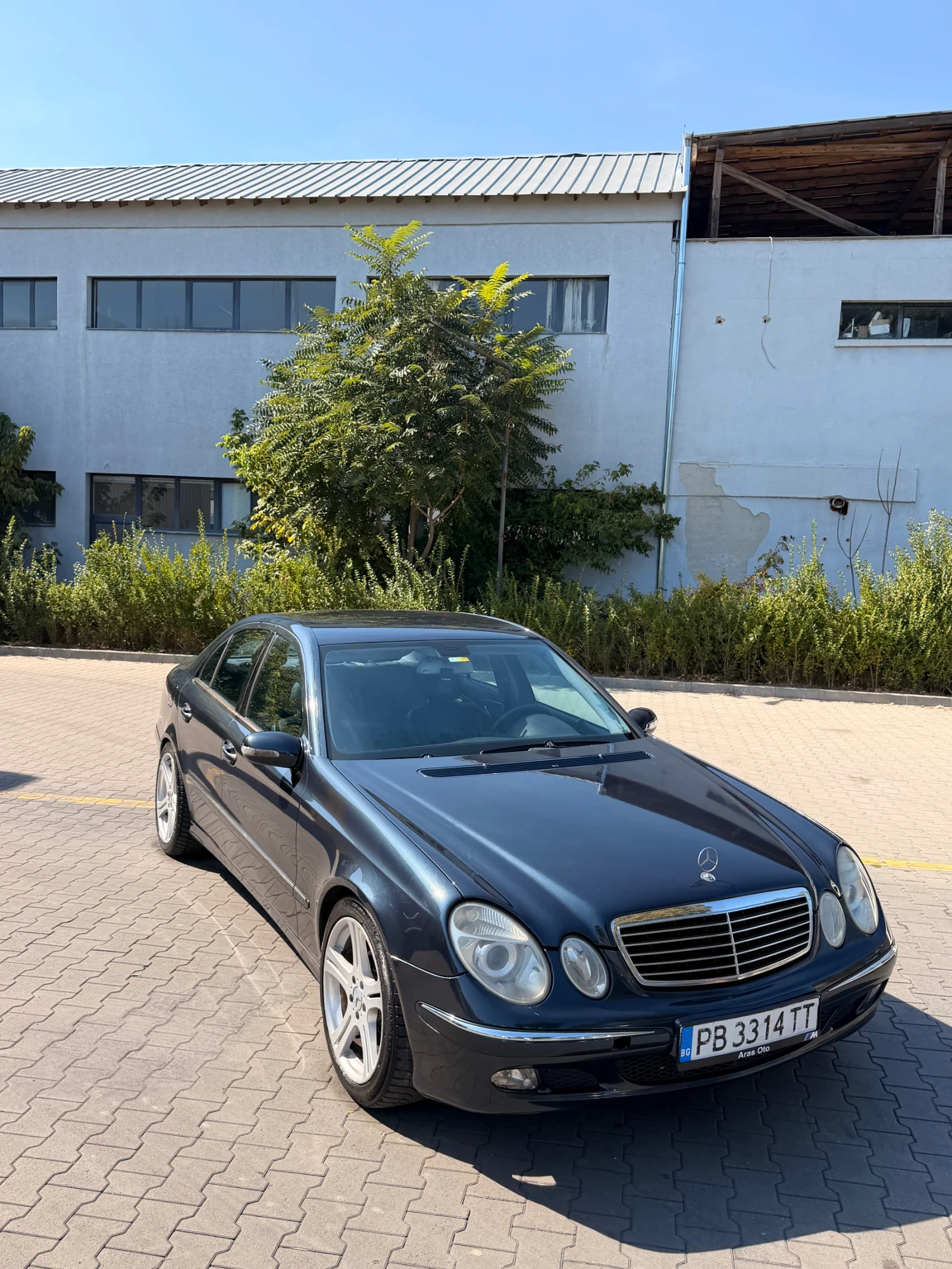 Mercedes-Benz E 320, снимка 9 - Автомобили и джипове - 56341750