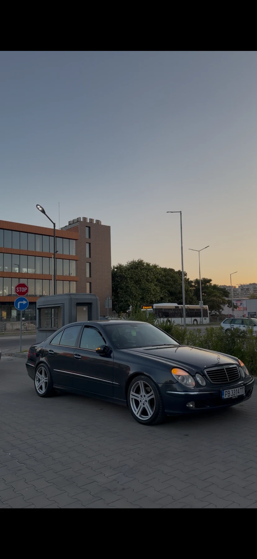 Mercedes-Benz E 320