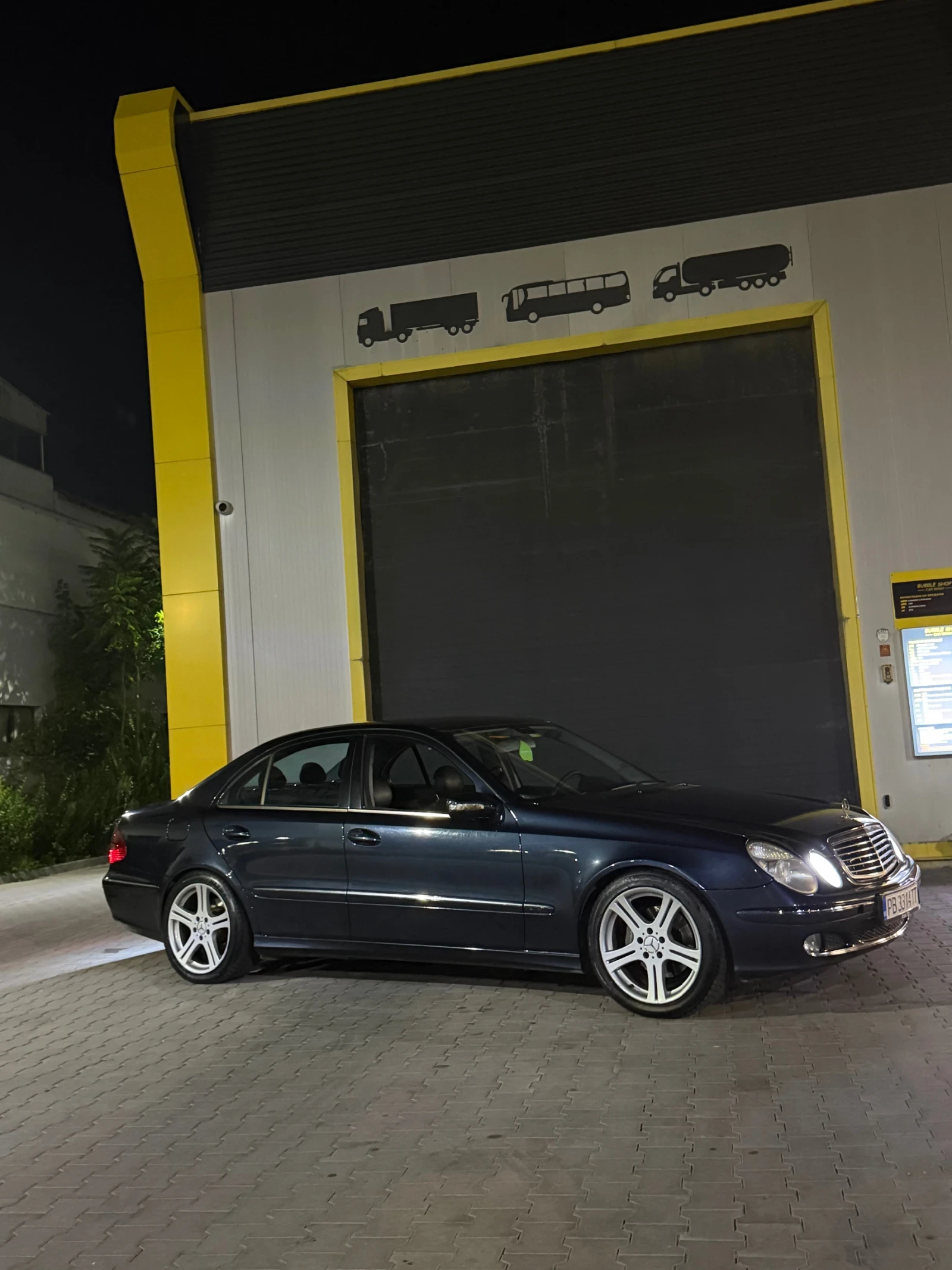 Mercedes-Benz E 320, снимка 14 - Автомобили и джипове - 56341750