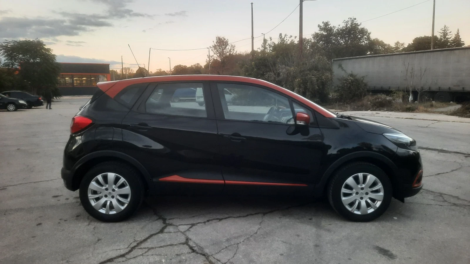Renault Captur Navi Keyless, снимка 4 - Автомобили и джипове - 56535871