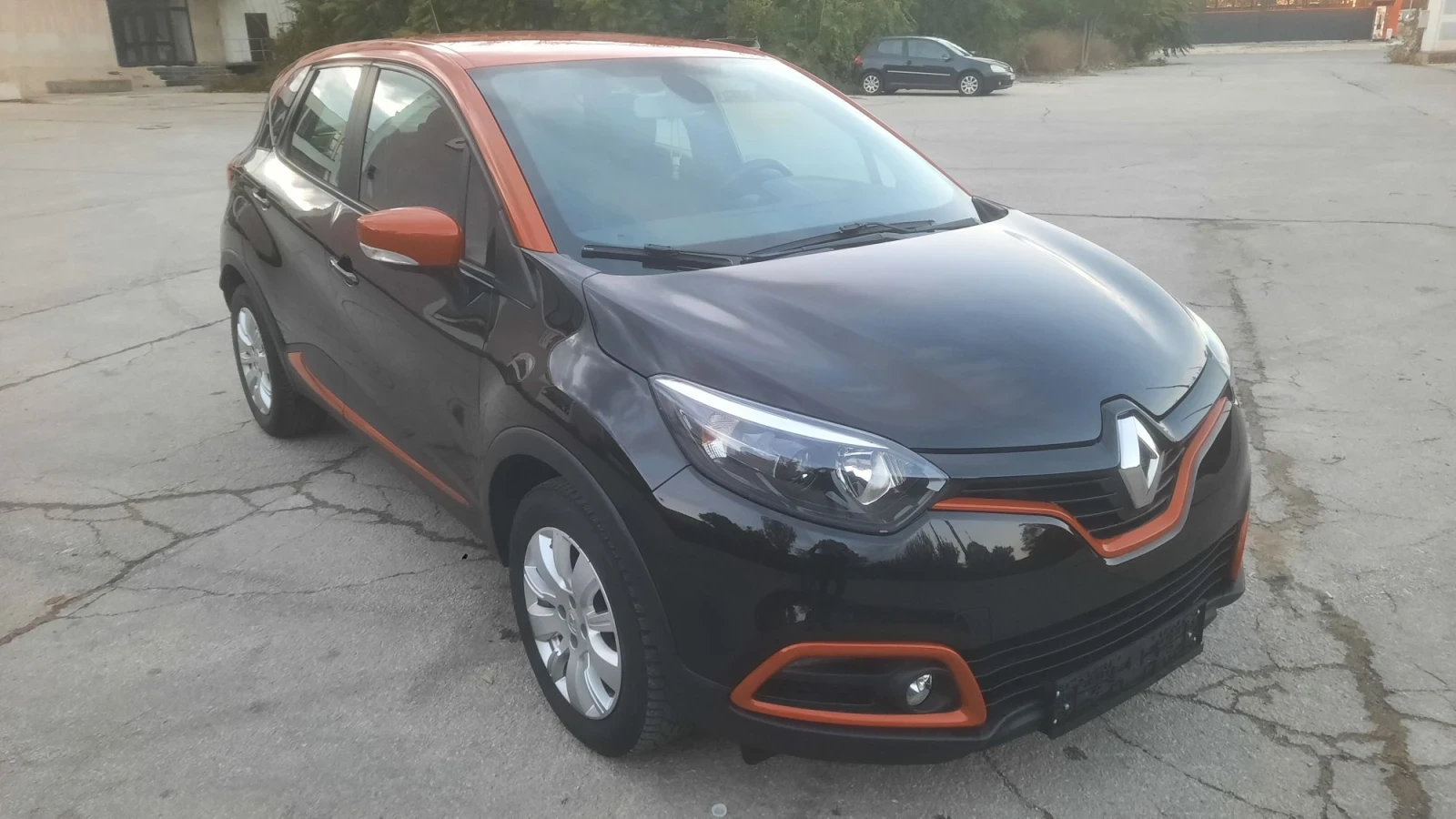 Renault Captur Navi Keyless, снимка 3 - Автомобили и джипове - 56535871