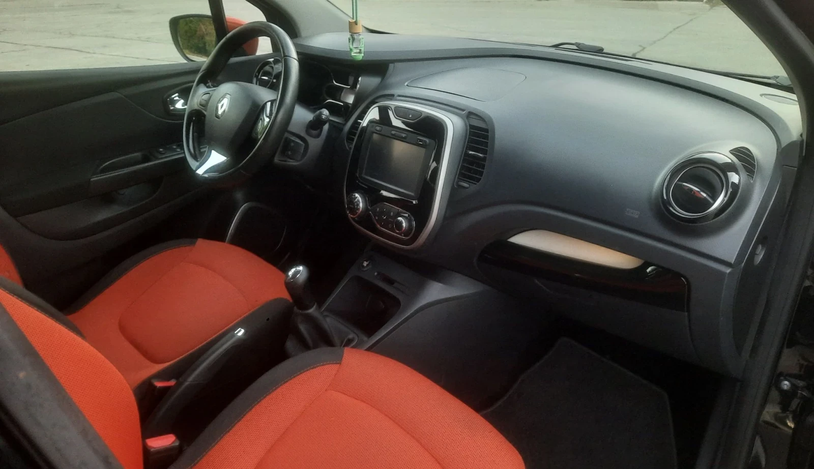 Renault Captur Navi Keyless, снимка 12 - Автомобили и джипове - 56535871