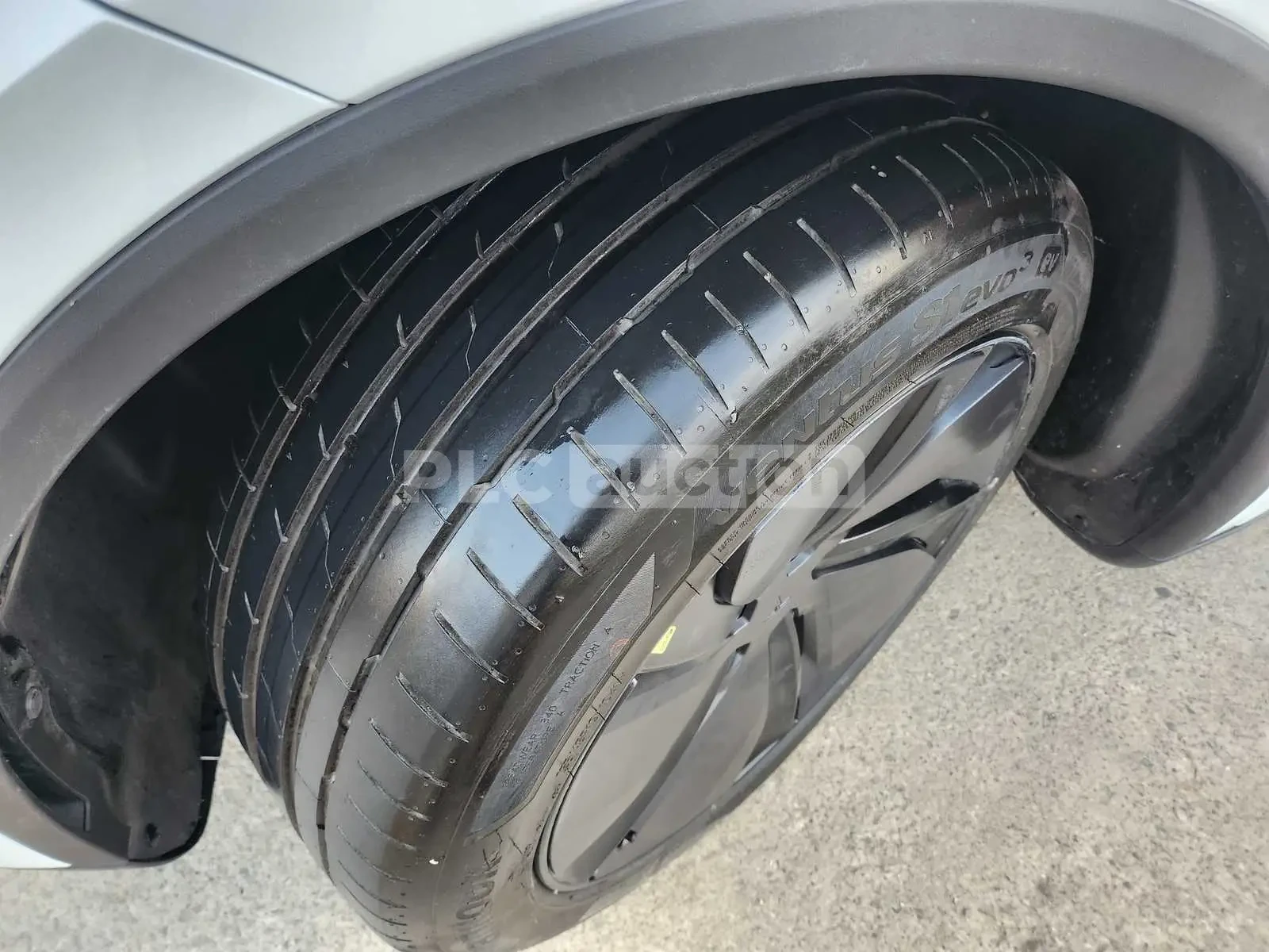 Tesla Model Y LONG RANGE * PERFORMANCE PKG* FULL MAX, снимка 6 - Автомобили и джипове - 56562491
