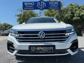 VW Touareg 3.0TDI V6 R-Line 4Motion Full Optional Black&Withe, снимка 2