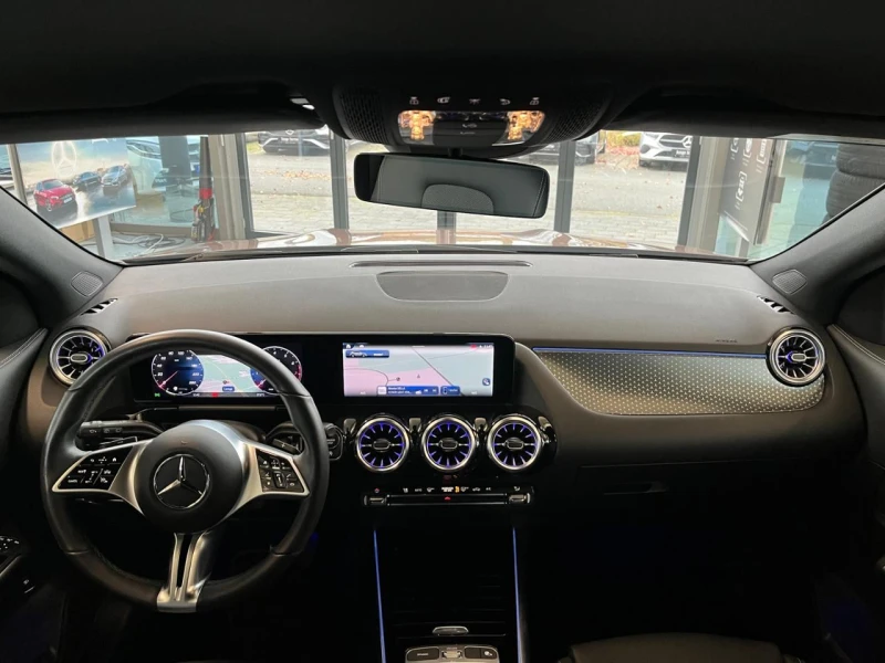 Mercedes-Benz GLA 200 FACELIFT* 360 CAM* MBUX* KEYLESS* CARPLAY* , снимка 9 - Автомобили и джипове - 48589097