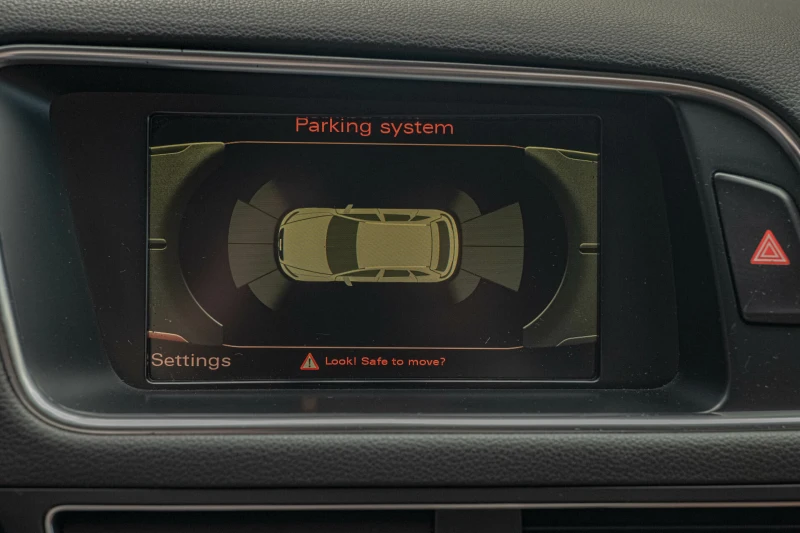 Audi Q5 3.0TDI/Xenon/Navi/PDC/F1, снимка 12 - Автомобили и джипове - 50985468