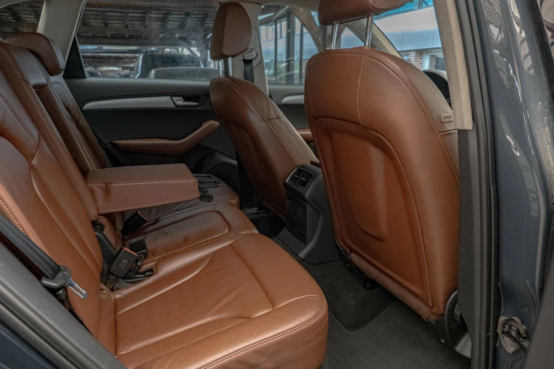 Audi Q5 3.0TDI/Xenon/Navi/PDC/F1, снимка 8 - Автомобили и джипове - 50985468