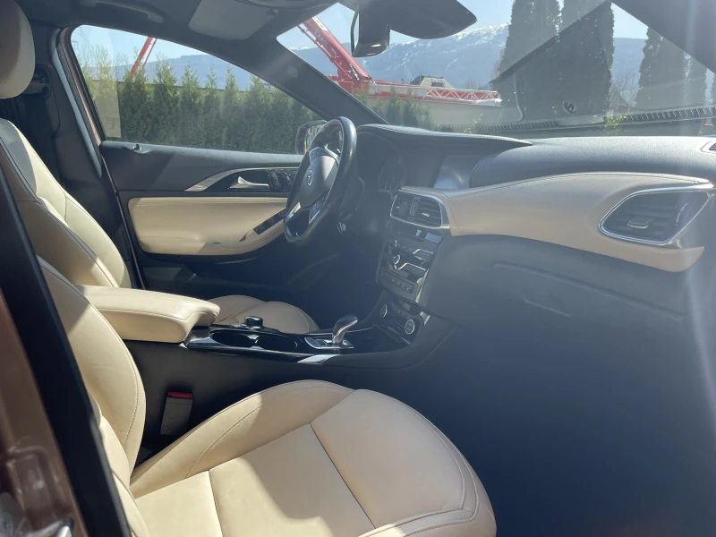 Infiniti QX30, снимка 13 - Автомобили и джипове - 52558433