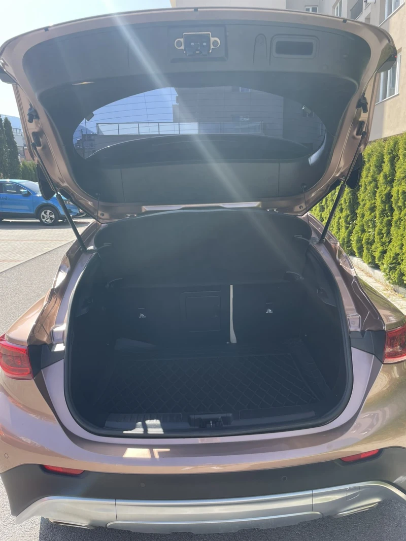 Infiniti QX30, снимка 12 - Автомобили и джипове - 52558433