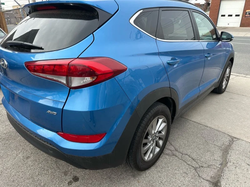 Hyundai Tucson LUXURY* МЪРТВАТОЧКА* ПАНОРАМА* ПОДГРЕВ* КАМЕРА* КО, снимка 4 - Автомобили и джипове - 52883193