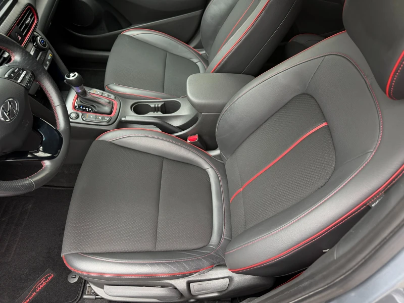 Hyundai Kona 1.6i* 177кс* 2WD* ПЪЛНА СЕРВИЗНА ИСТОРИЯ В HYUNDAI, снимка 8 - Автомобили и джипове - 53263927