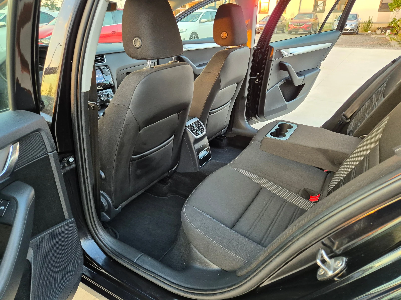 Skoda Octavia С-Гаранция 2.0-А/Т-150кс | Mobile.bg — изображение 12