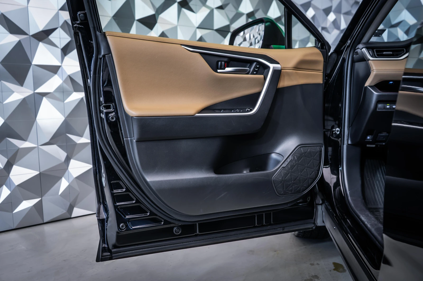Toyota Rav4 luxury Premium  - изображение 7