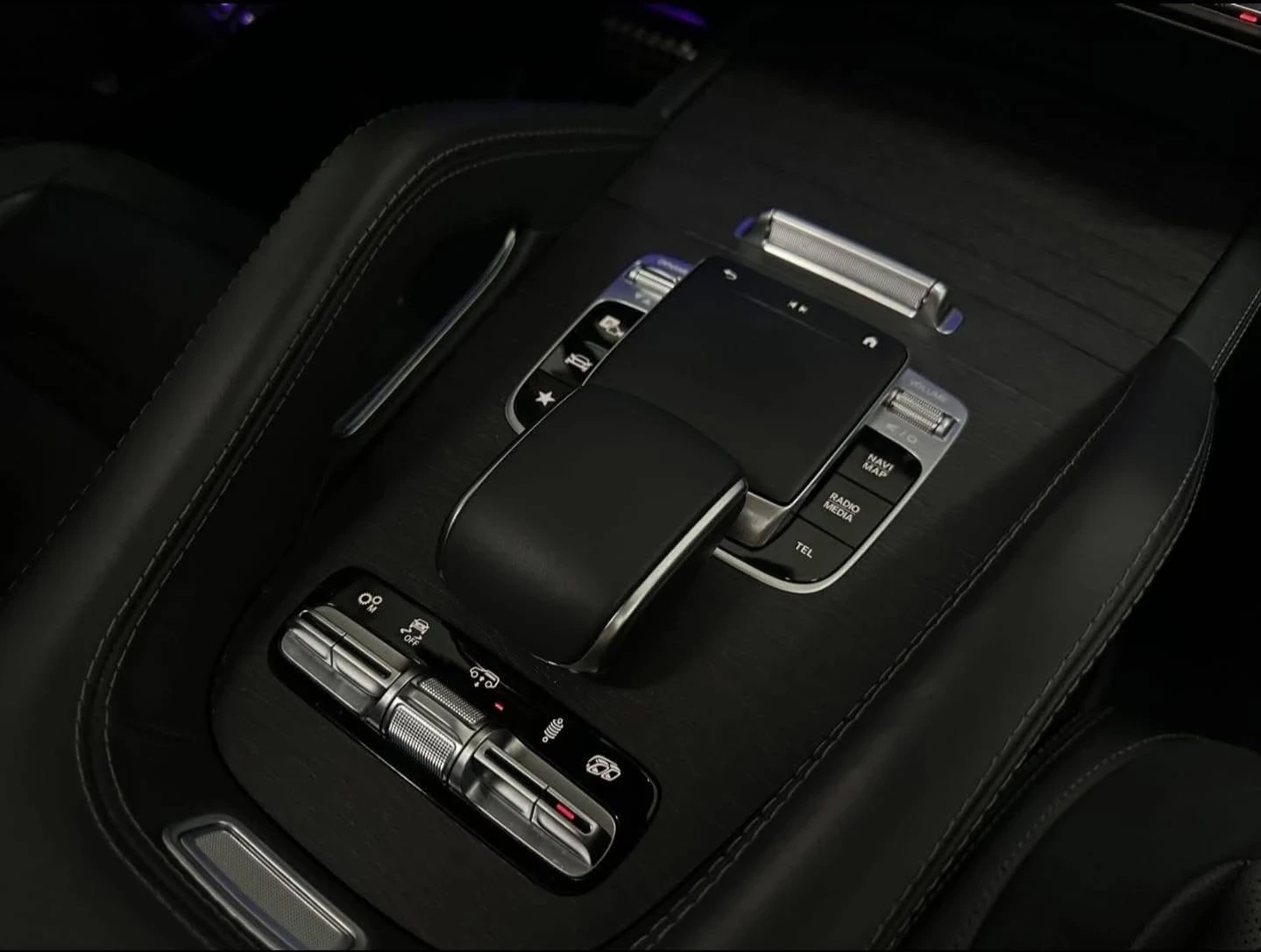 Mercedes-Benz GLE 53 4MATIC ОЧАКВАН ВНОС FULL AMG BLACK LINE ПАНО ЛИЗИНГ 100% - изображение 10