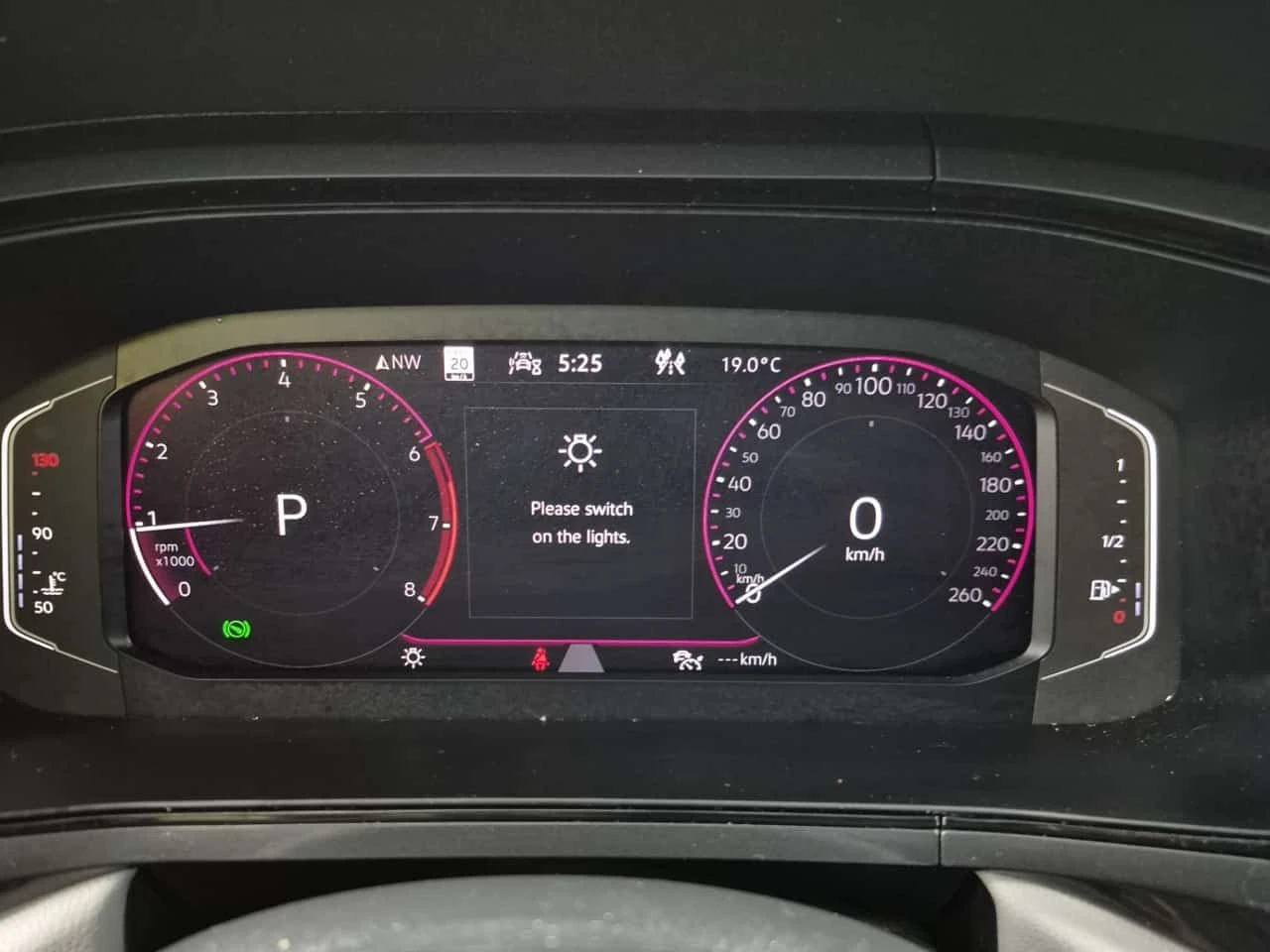 VW Taos HIGHLINE| LANE ASSIST| ПОДГРЕВИ| ПАНО| 2 КЛЮЧА| , снимка 10 - Автомобили и джипове - 55009491