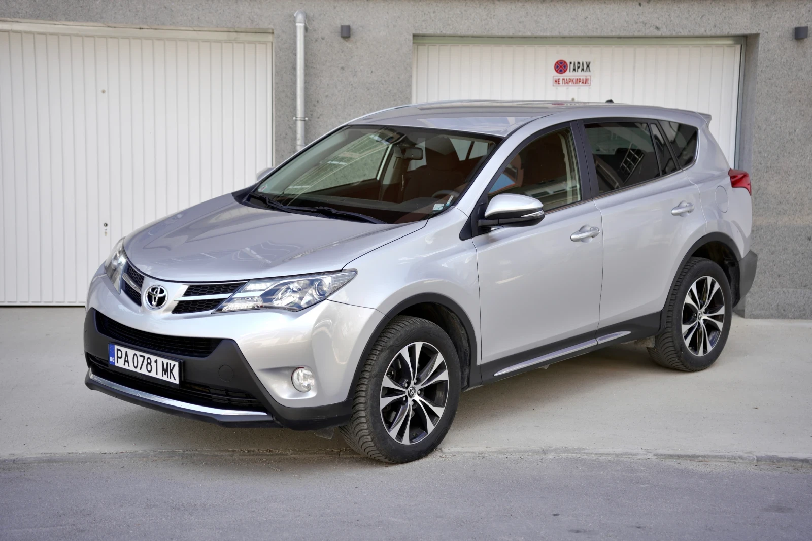 Toyota Rav4 4x4* D4D* Keyless* Chrome Pack* Камера* NAVI, снимка 3 - Автомобили и джипове - 55157406
