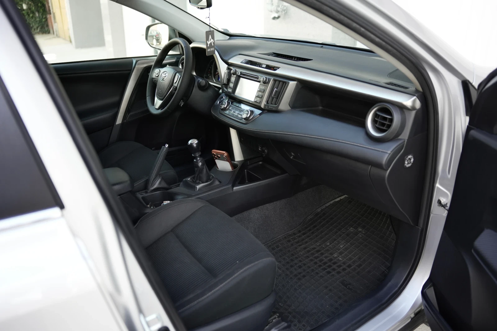 Toyota Rav4 4x4* D4D* Keyless* Chrome Pack* Камера* NAVI, снимка 9 - Автомобили и джипове - 55157406