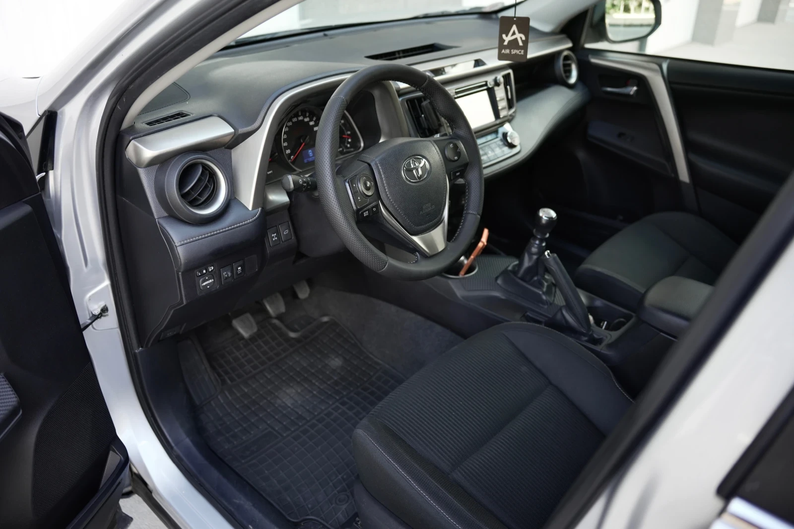 Toyota Rav4 4x4* D4D* Keyless* Chrome Pack* Камера* NAVI, снимка 8 - Автомобили и джипове - 55157406