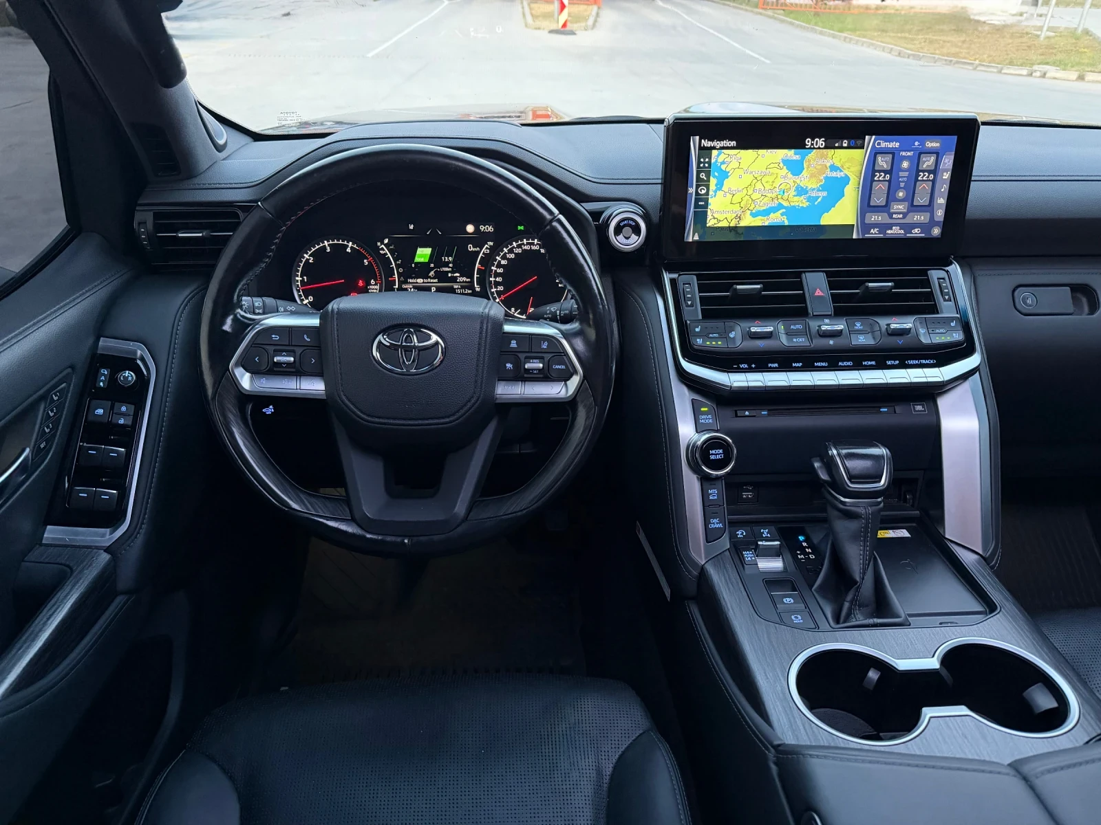Toyota Land cruiser 300 V6 FULL 70 ANNIVERSARY, снимка 11 - Автомобили и джипове - 55225837