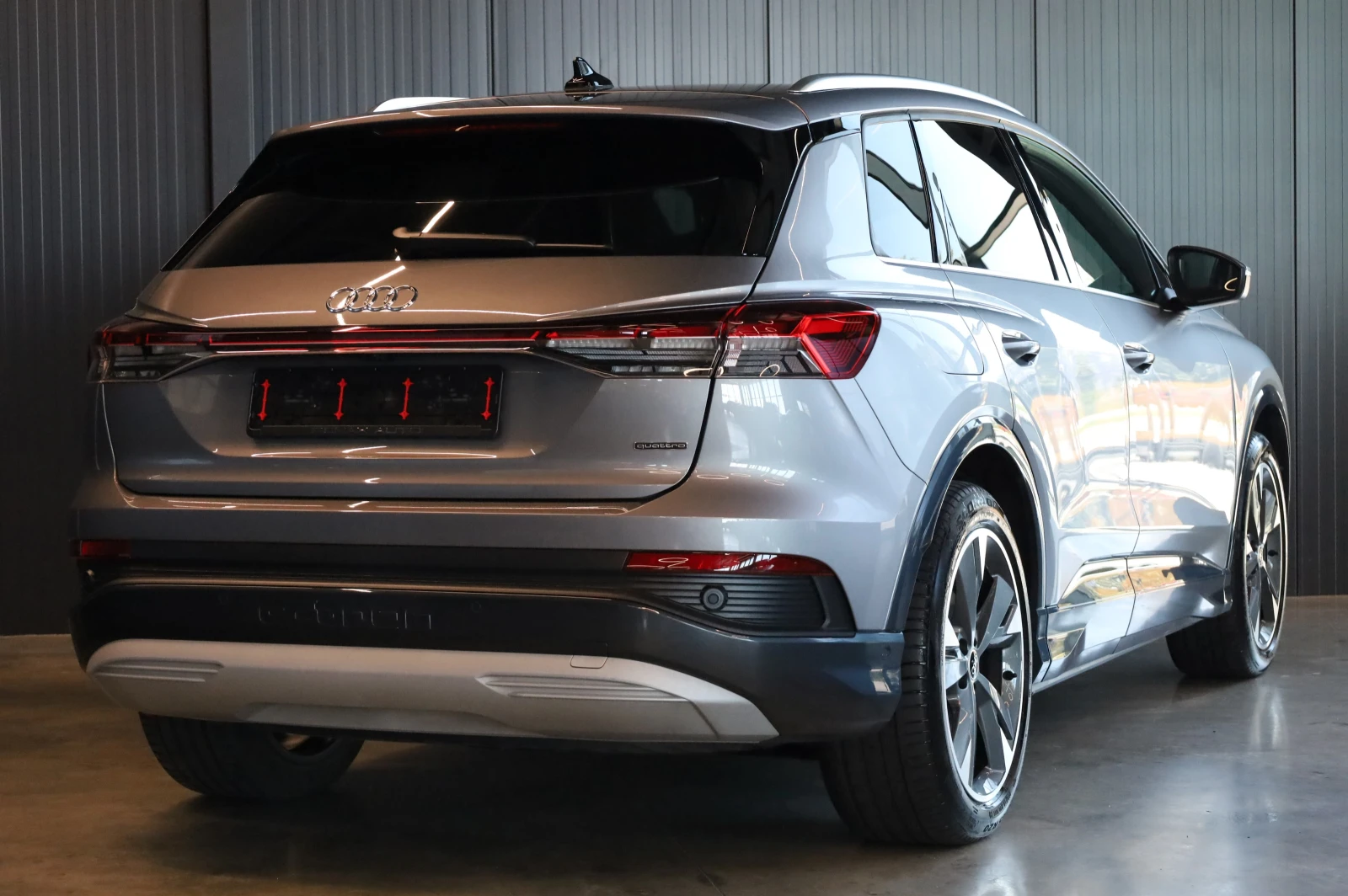 Audi Q4 * S-LINE* QUATTRO* RS* OLED LIGHTS* SONOS* , снимка 8 - Автомобили и джипове - 55241348