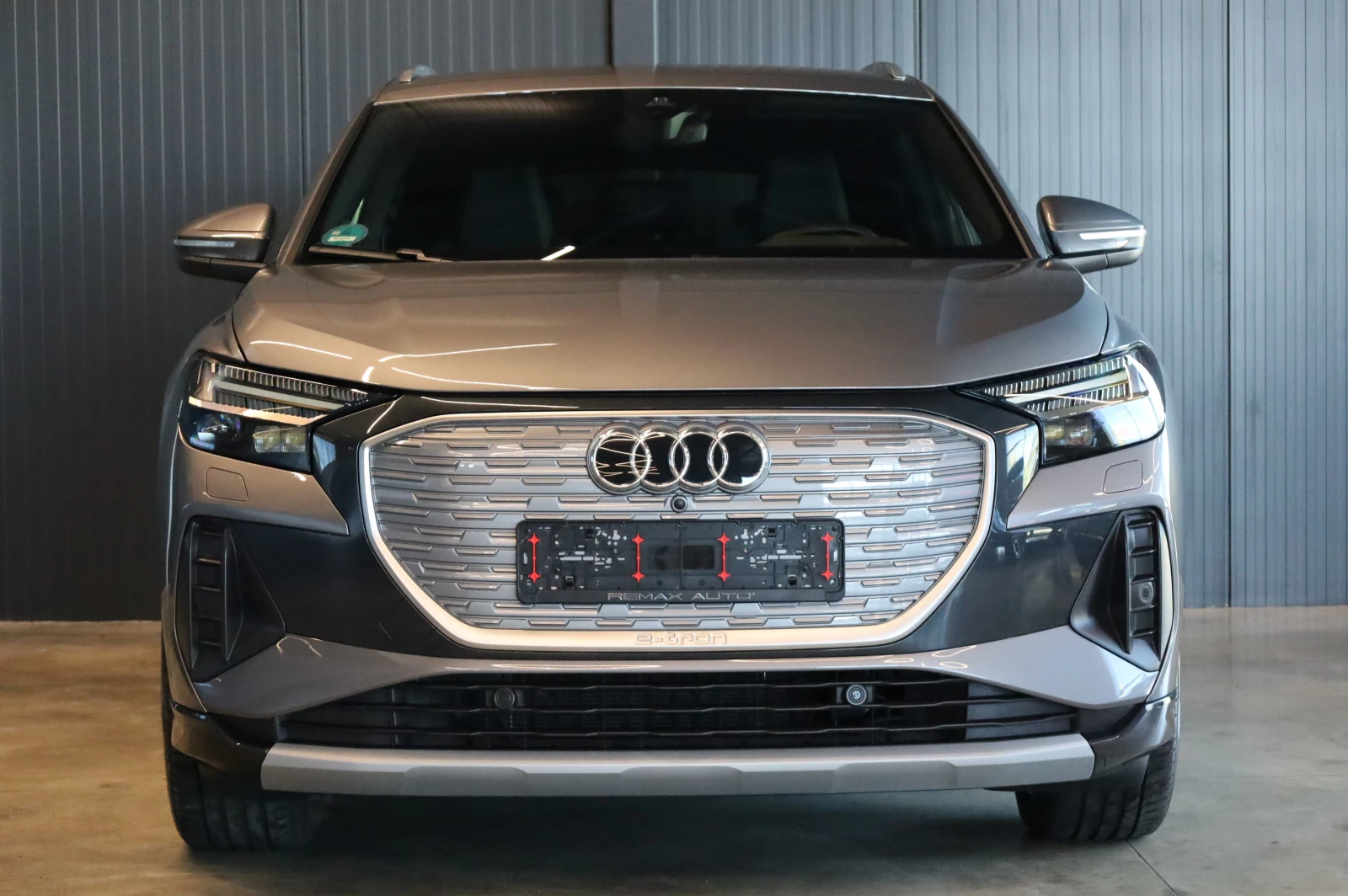 Audi Q4 * S-LINE* QUATTRO* RS* OLED LIGHTS* SONOS* , снимка 2 - Автомобили и джипове - 55241348