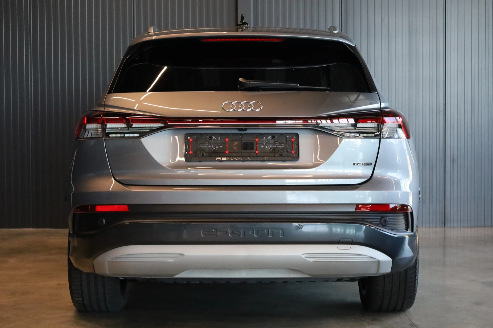 Audi Q4 * S-LINE* QUATTRO* RS* OLED LIGHTS* SONOS* , снимка 7 - Автомобили и джипове - 55241348