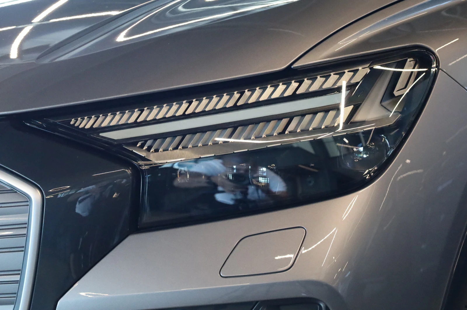 Audi Q4 * S-LINE* QUATTRO* RS* OLED LIGHTS* SONOS* , снимка 4 - Автомобили и джипове - 55241348