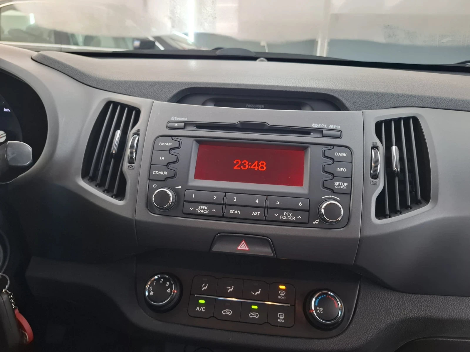 Kia Sportage 1.7CRDI* 2WD* TOP, снимка 14 - Автомобили и джипове - 55352697